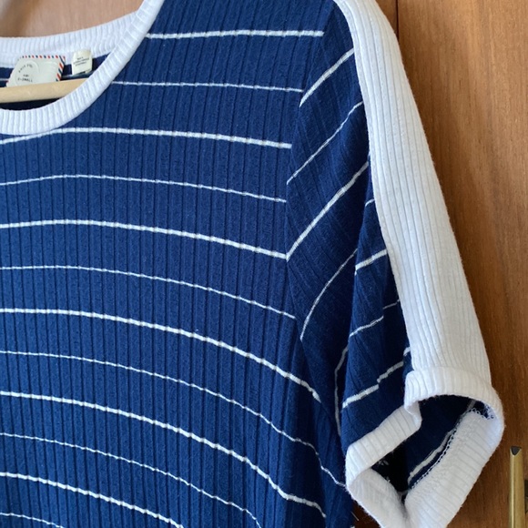 ANTHROPOLOGIE Blue and White Tee - Picture 4 of 5